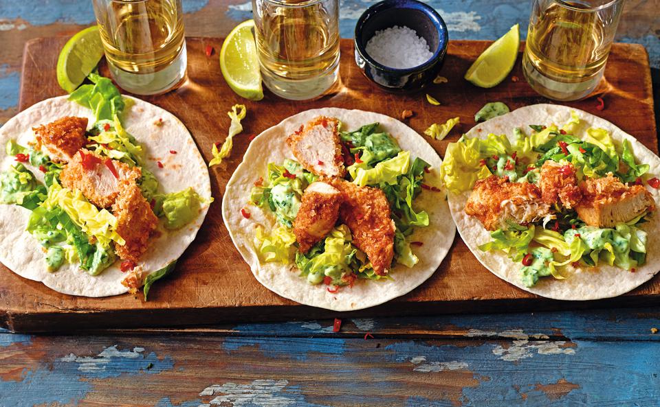 Pollo crujiente: Tacos mit Huhn, Avocado und Buttermilch