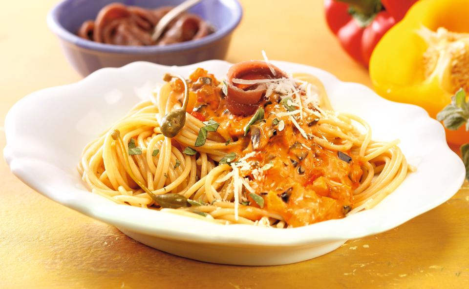 Vollkorn-Spaghetti mit mediterraner Gemüsesauce