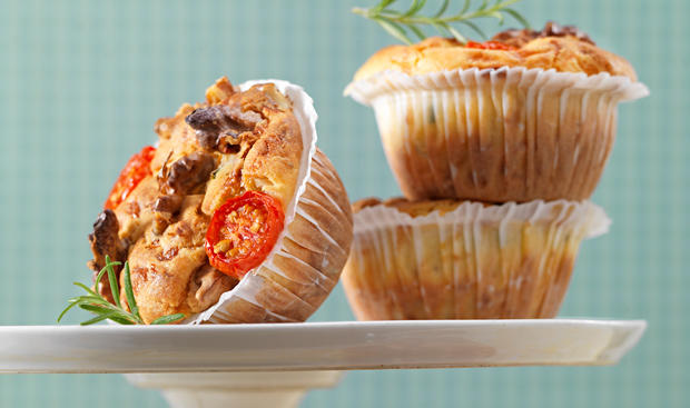 Gorgonzola-Walnuss-Muffins mit Paradeisern
