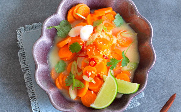 Karottensalat mit Kokos-Dressing • Rezept • GUSTO.AT