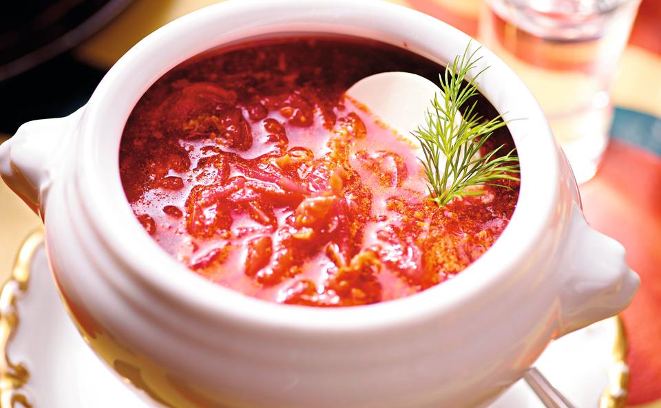 Borschtsch "Moskovsky": Russische Rote-Rüben-Suppe