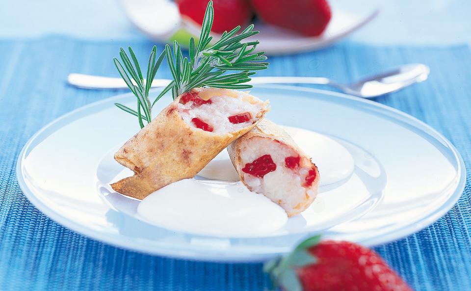 Erdbeer-Milchreis-Cannelloni mit Rosmarin
