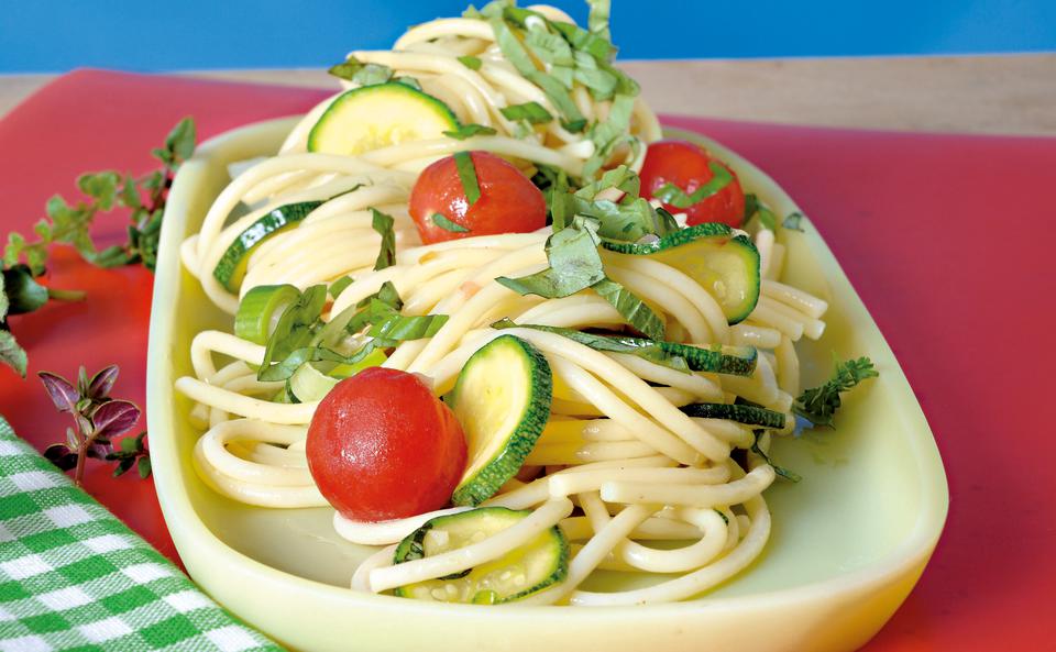 Kräuter-Zucchini-Spaghetti