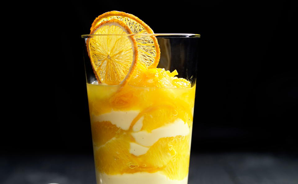 Vanille-Kardamomcreme mit Orangen