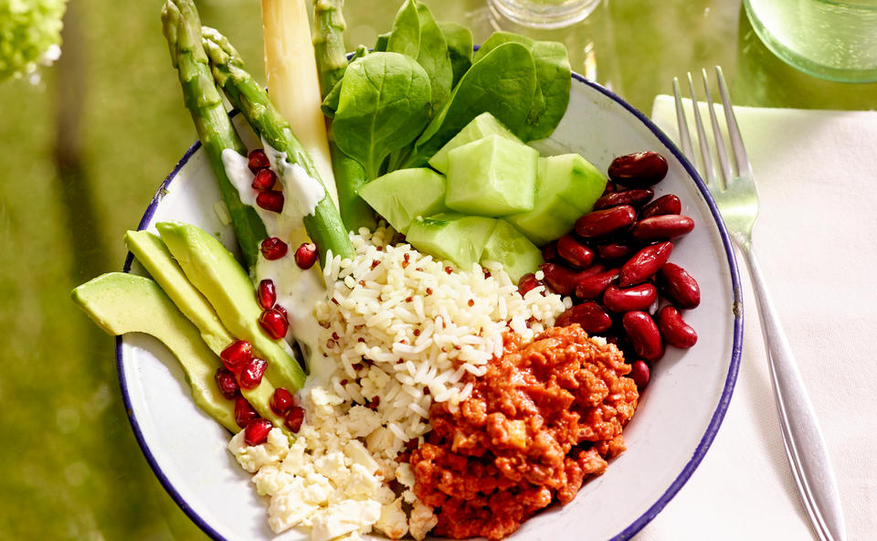 Spargel-Bowl mit Lammfaschiertem