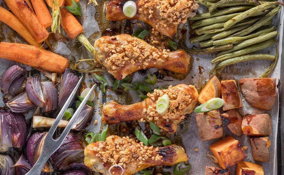 Teriyaki-Huhn mit Gemüse vom Blech