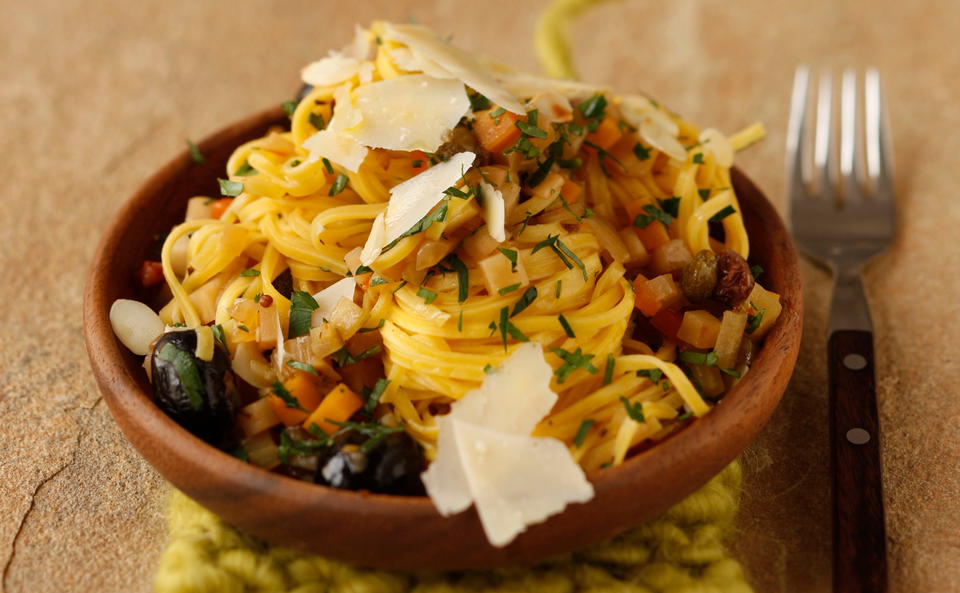 Tagliatelle mit Wurzelcaponata