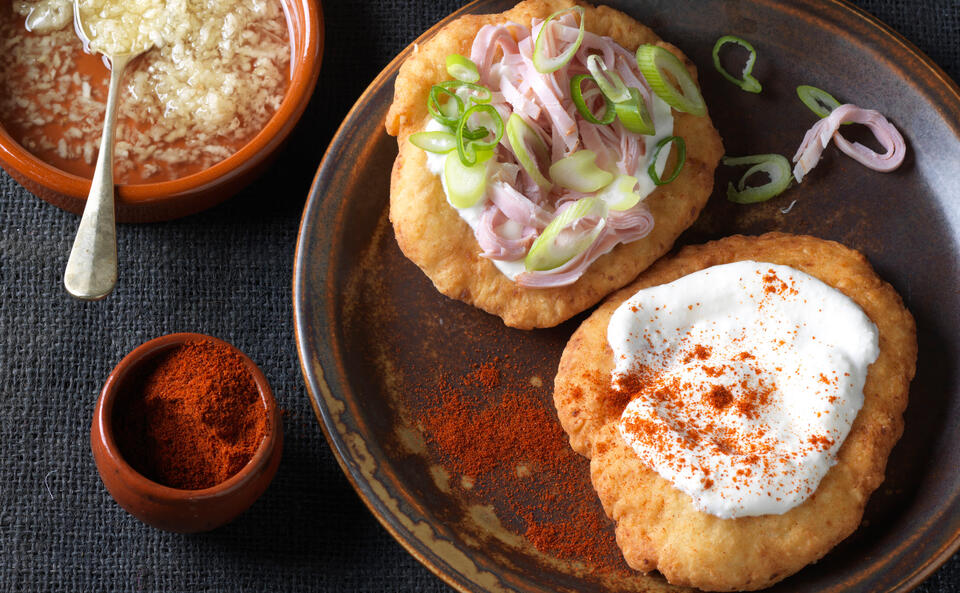 Joghurt-Lángos und Erdäpfel-Lángos