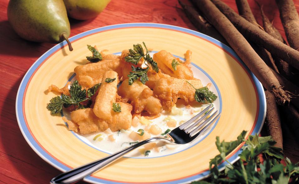 Schwarzwurzeln gebacken mit Lauch-Birnen-Sauce und gebackener Petersilie