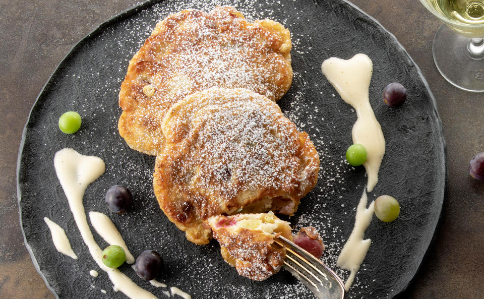 Traubennockerl mit Weinschaum