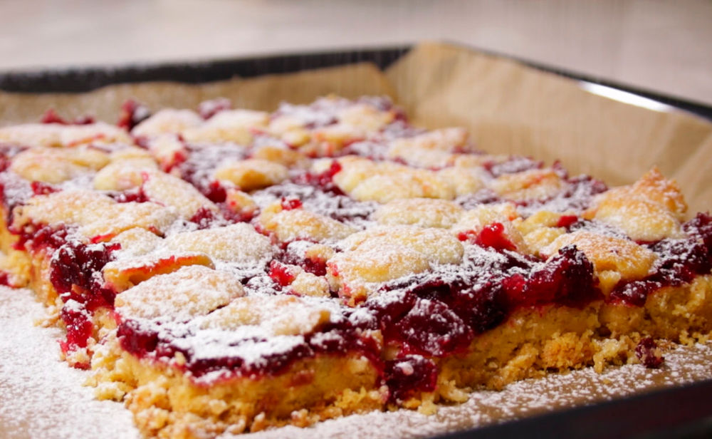 Cranberry-Streusel-Schnitten • Rezept • GUSTO.AT