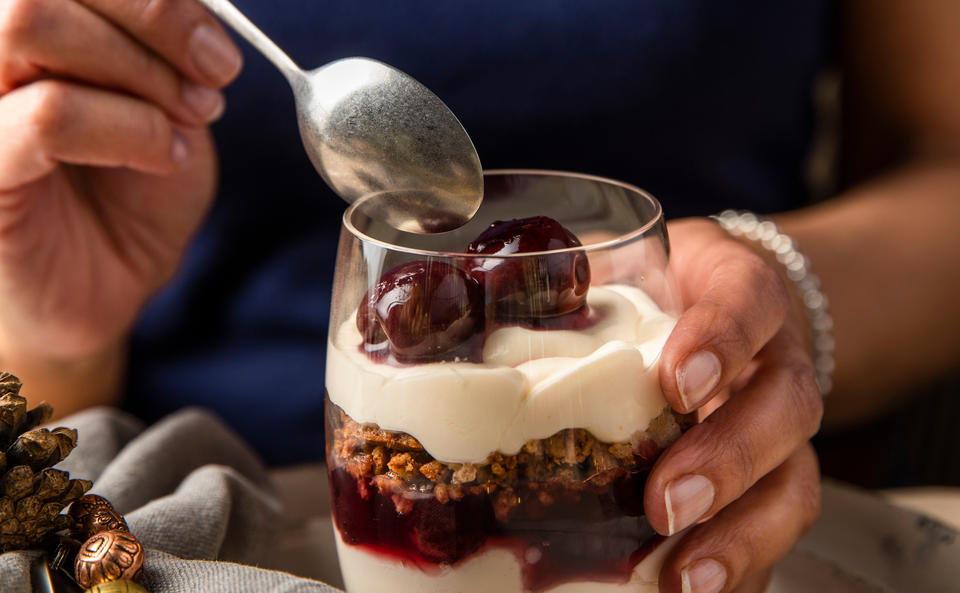 Trifle mit Eierlikörcreme und Lebkuchen