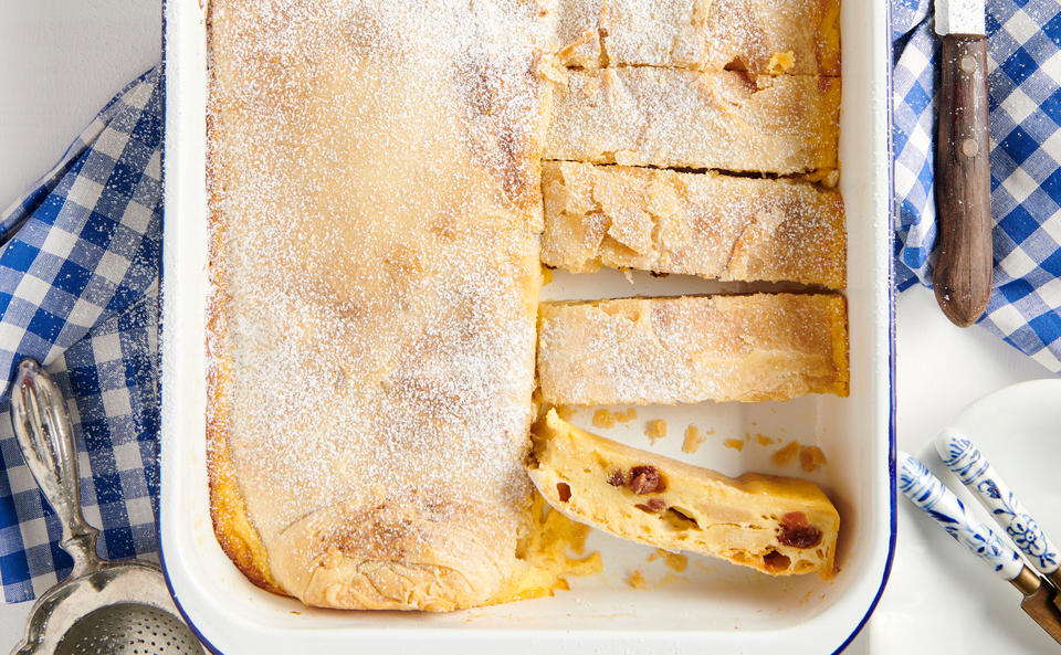 Milchrahmstrudel mit Rosinen