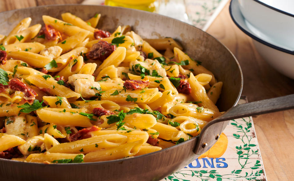 Alles-aus-einer-Pfanne-Pasta mit Huhn