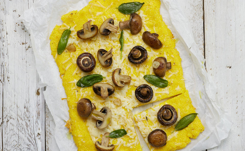 Polenta-Pizza mit Manchego