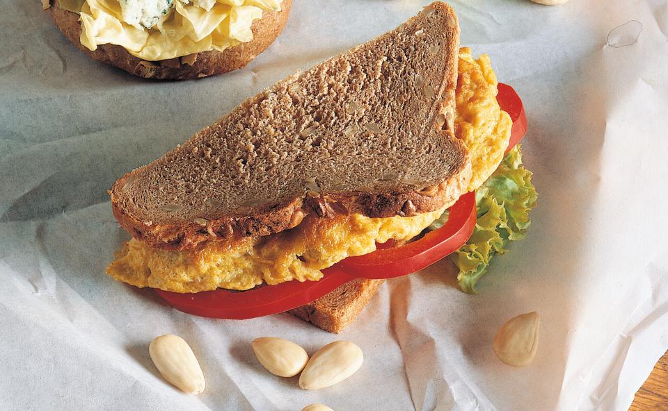 Erdäpfelomelett im Vollkornbrot