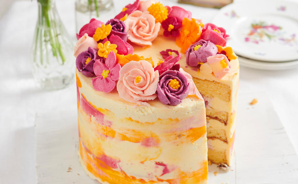 Buttercreme-Blümchen-Torte