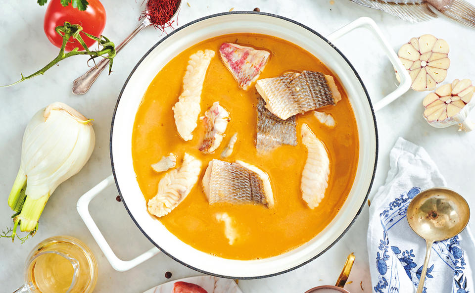 Bouillabaisse mit Baguette und Rouille