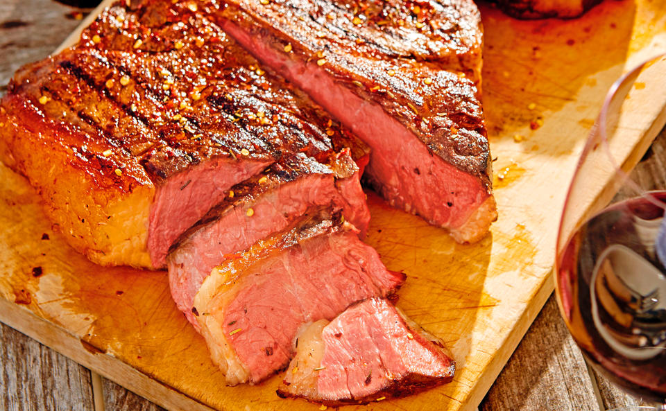 Porterhouse-Steak mit Chili-Kräuteröl