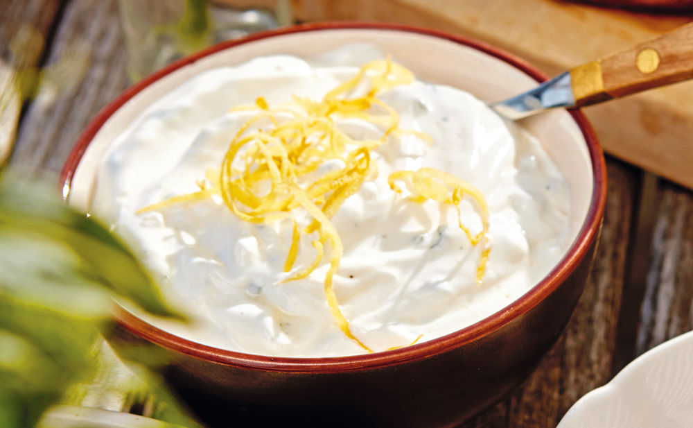 Joghurt-Zitronen-Dip • Rezept • GUSTO.AT