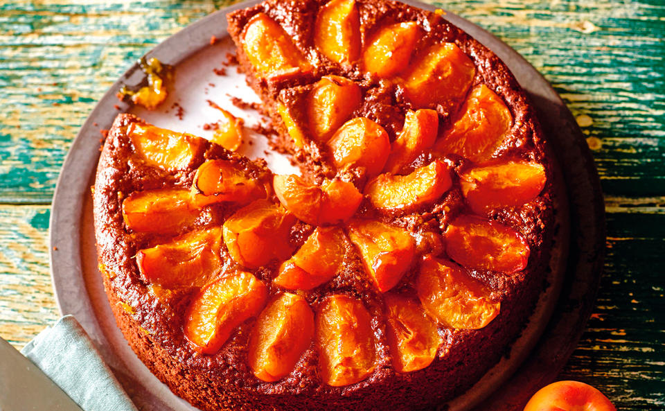 Schoko-Mandelkuchen mit Marillen