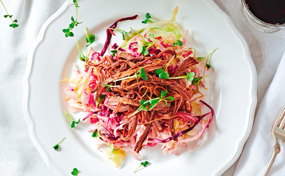Rindfleischsalat mit Cole Slaw und Kresse
