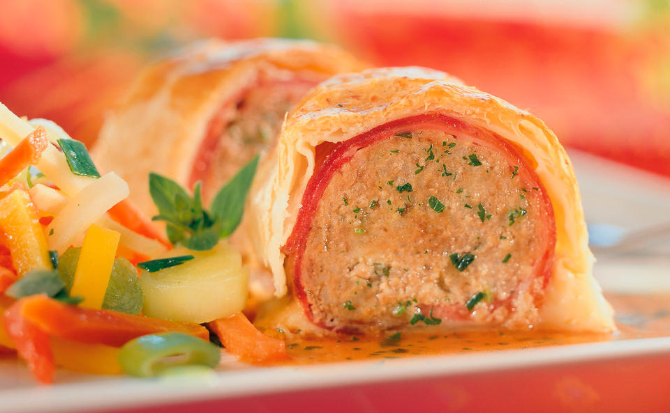 Fleischstrudel mit Majoransaft