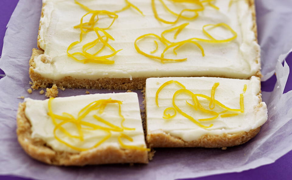 Zitronen-Kokosschnitte • Rezept • GUSTO.AT