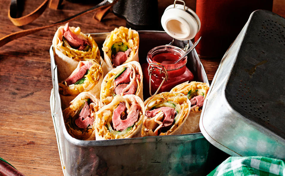 Rehfilet-Wrap mit Preiselbeer-Hagebuttensauce