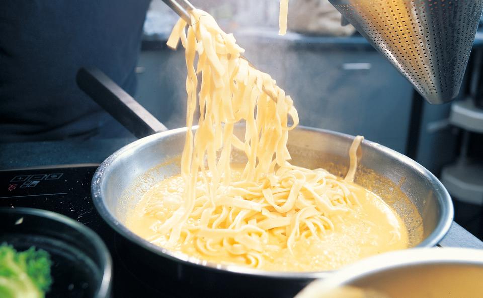 Fettuccine Alfredo