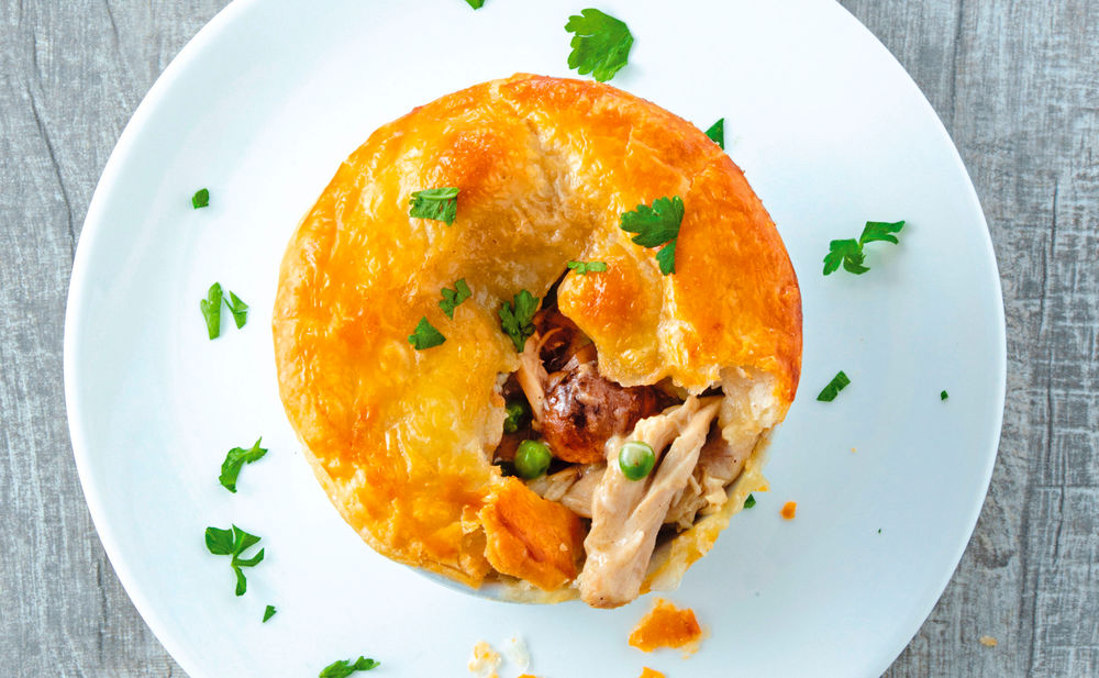 Henderlragout mit Blätterteighaube • Rezept • GUSTO.AT