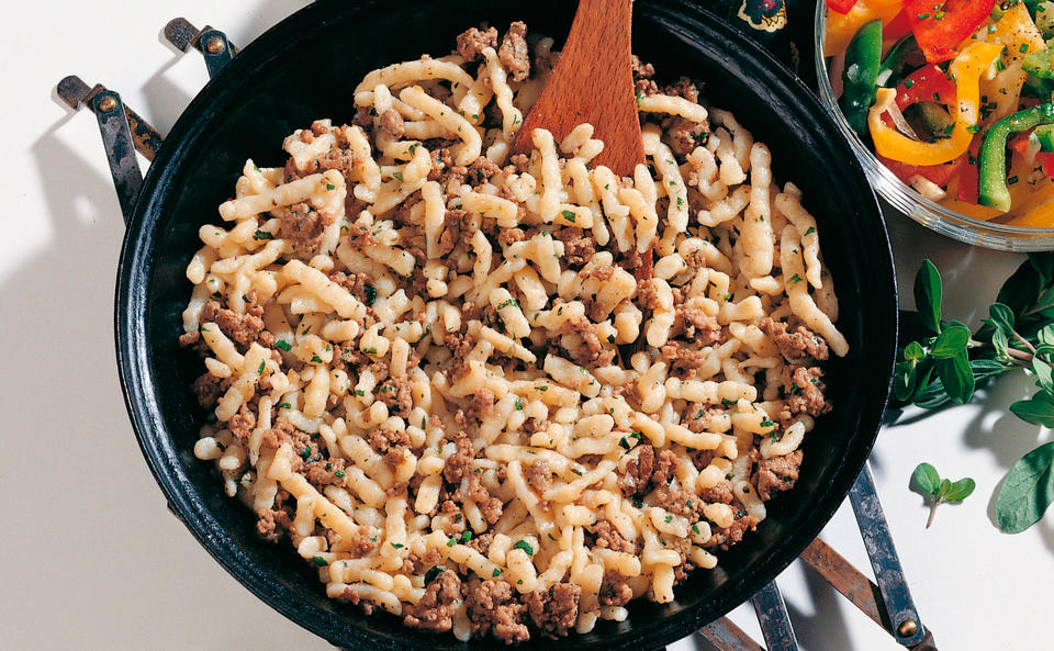 Spätzle mit Faschiertem und Knoblauch