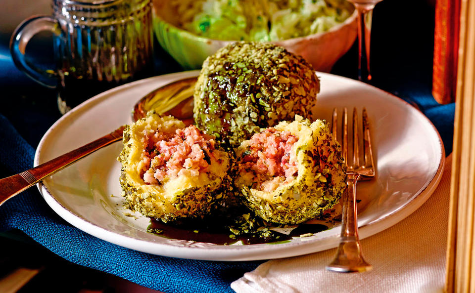 Selchfleischknödel mit Kürbiskernen