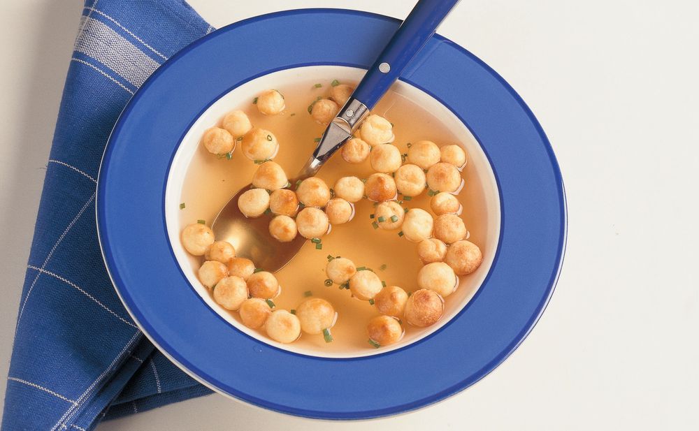 Suppeneinlage: Profiteroles - Backerbsen aus Brandteig • Rezept