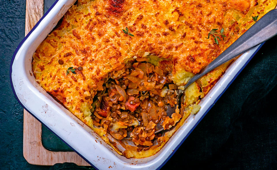 Zwiebel-Linsen-Auflauf mit Erdäpfelpüree