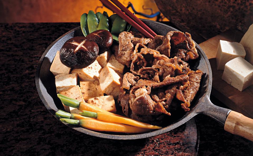 Sukiyaki-Tofu: Asiatischer Eintopf mit Tofu und Rind