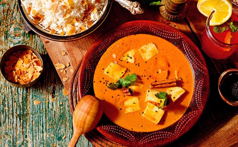 Shahi Paneer: Indischer Käse in Paradeissauce