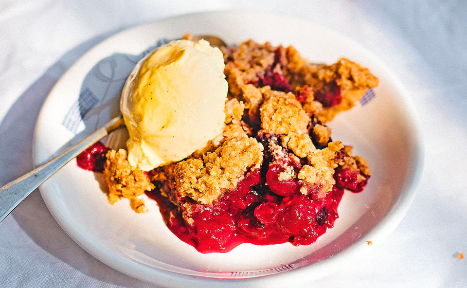 Buchweizen-Beeren-Crumble