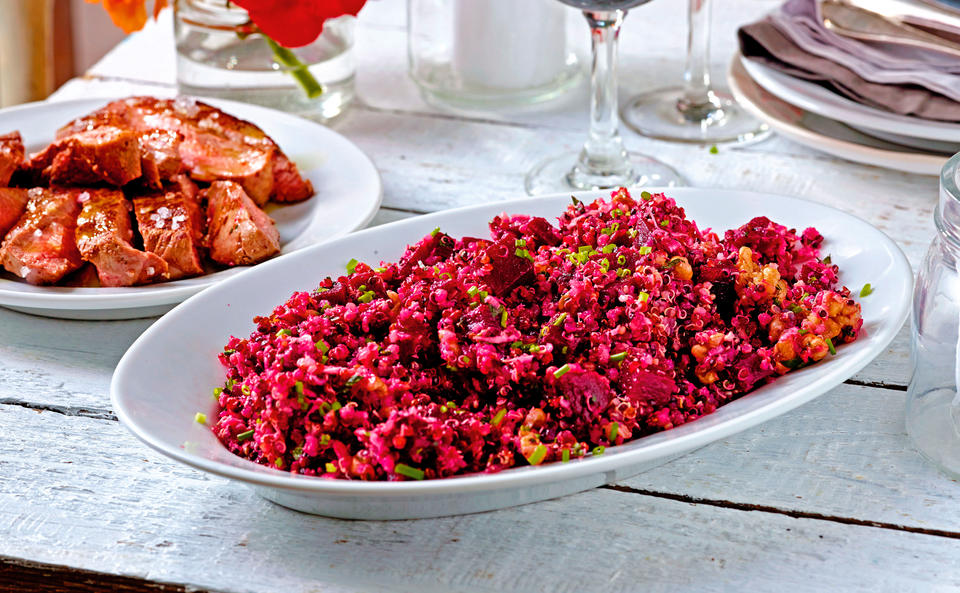 Quinoa-Salat mit Krendressing und Tagliata