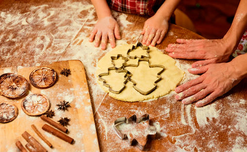 Bild: iStock/VladGans Warum wir im Advent backen