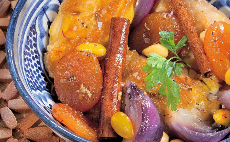 Tajine-Safranhuhn mit Roqaq-Fladenbrot