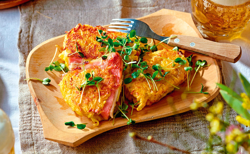 Schinkensteaks in der Erdäpfelkruste mit Gemüsegratin