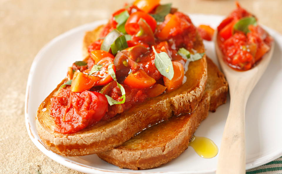 Bruschetta mit Paradeiserragout