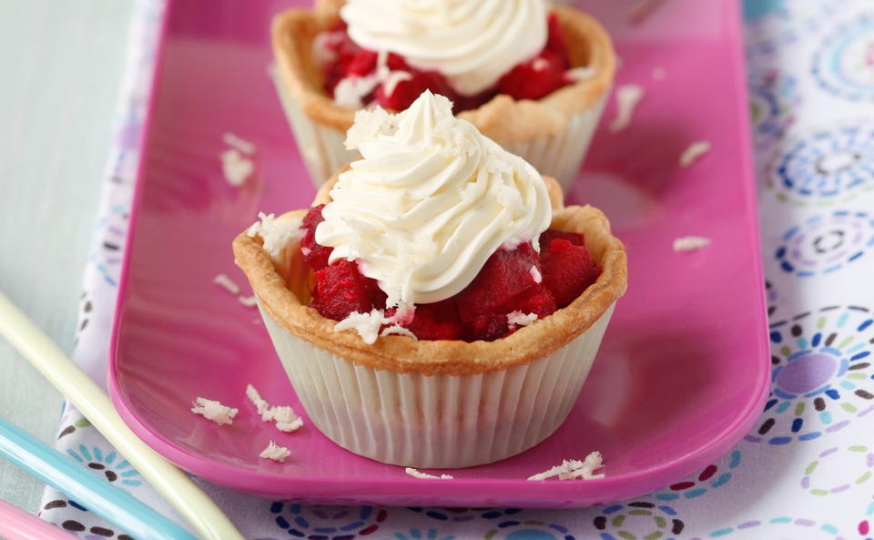 Mini-Tartes mit Roten Rüben und Krencreme