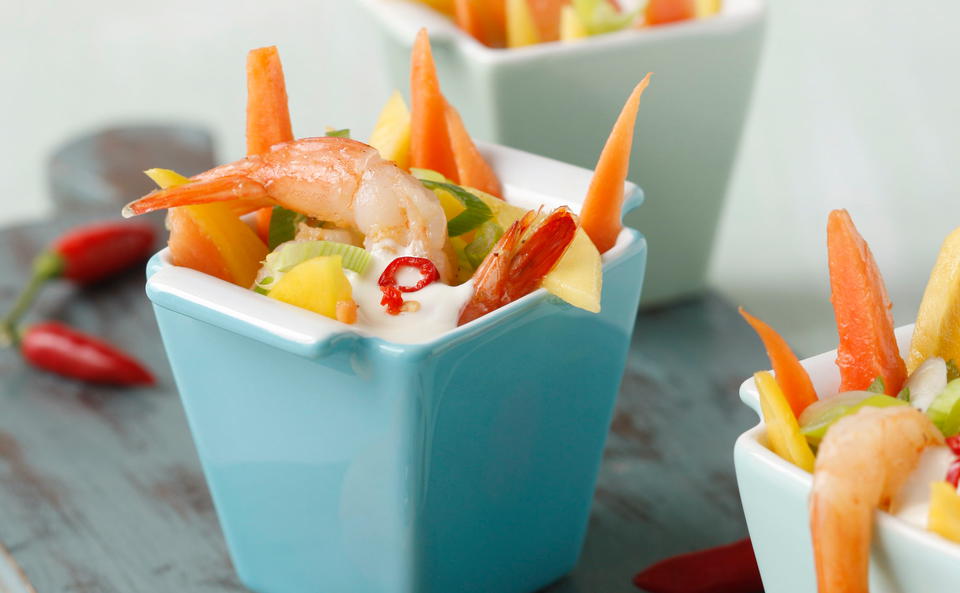 Garnelen-Mango-Papaya-Salat mit Chilidressing • Rezept • GUSTO.AT