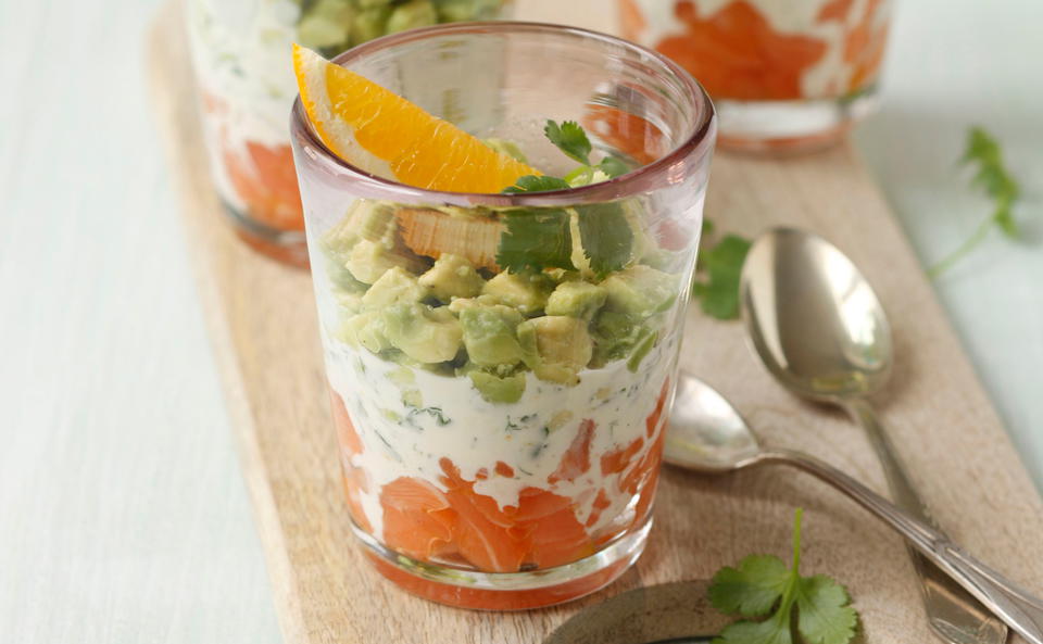 Lachstatar mit Avocado und Orangencreme • Rezept • GUSTO.AT