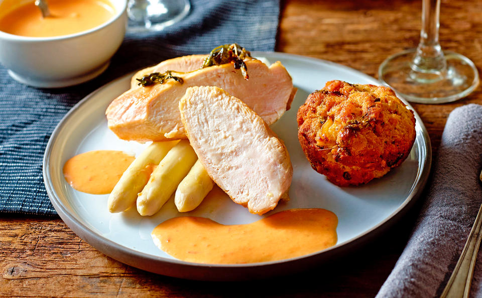 Hühnerfilet mit Spargel und Knödel-Muffins