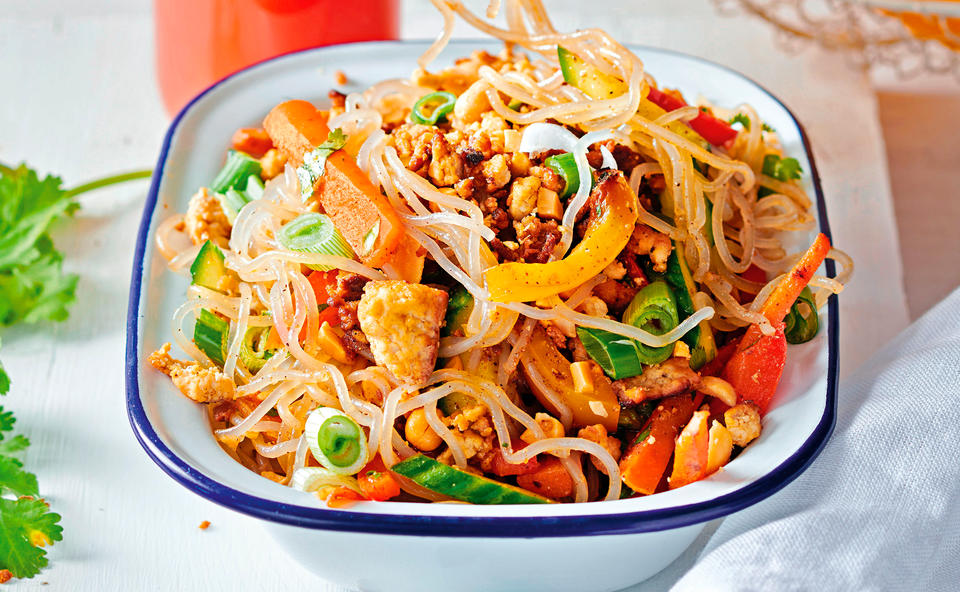 Vermicelli-Salat mit Räuchertofu-Faschiertem