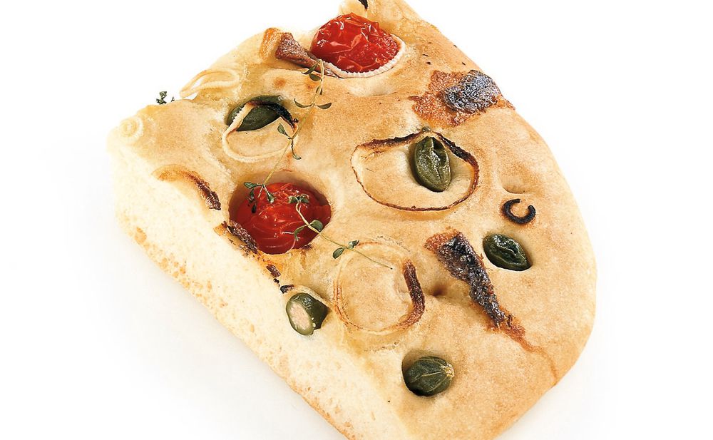 Focaccia mit Sardellen und Kapernbeeren • Rezept • GUSTO.AT