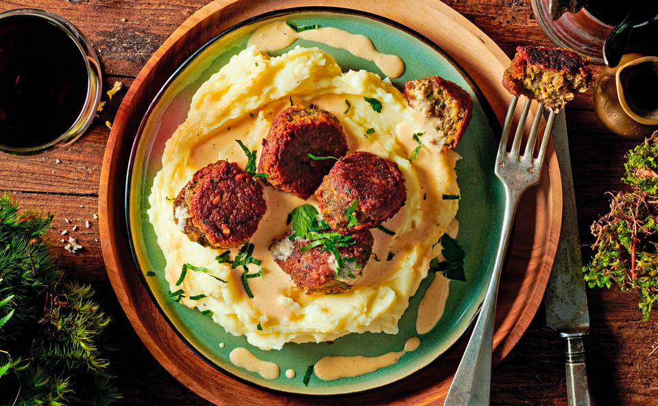 Linsenbällchen mit Cremesauce und Selleriepüree